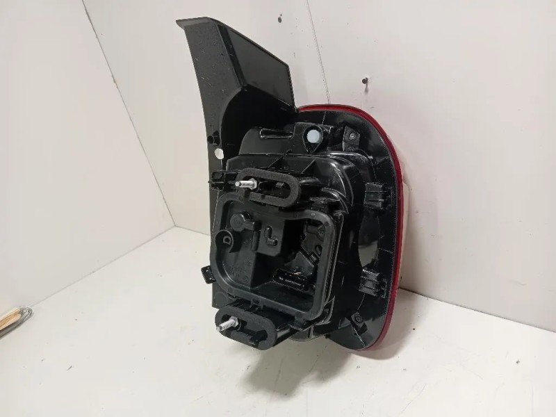 Fanale POST SX 265558514R Dacia Duster II 2018