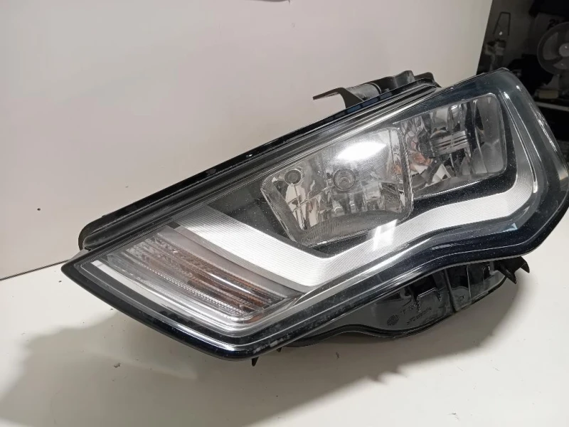 Proiettore ANT SX 8V0941003A Audi A3 8P1 2004