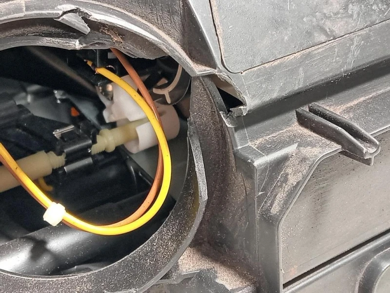 Proiettore ANT SX 8J0 941 003 N DANNI IN FOTO Audi TT 8J3 2010