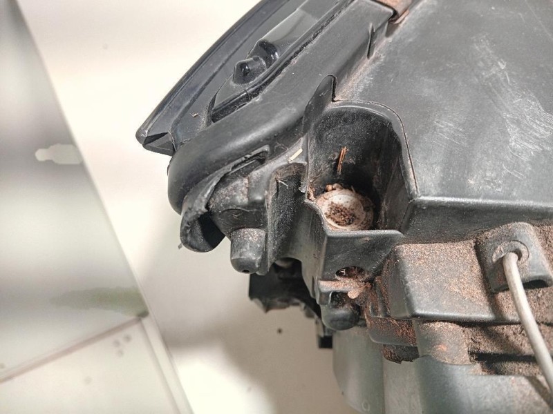 Proiettore ANT SX 8J0 941 003 N DANNI IN FOTO Audi TT 8J3 2010