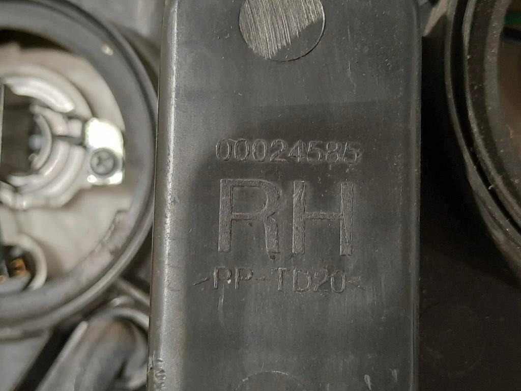 Proiettore ANT DX 00024585 Opel Antara A 2011