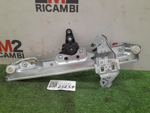 Alzacristallo Porta POST DX 827004EA0A Renault Kadjar 2015