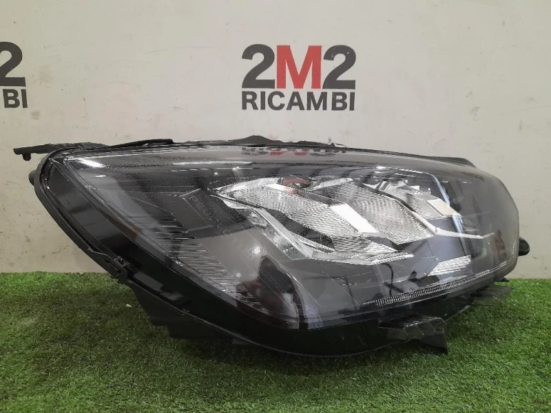 Proiettore ANT DX 9833036180 Peugeot 2008 II 2020