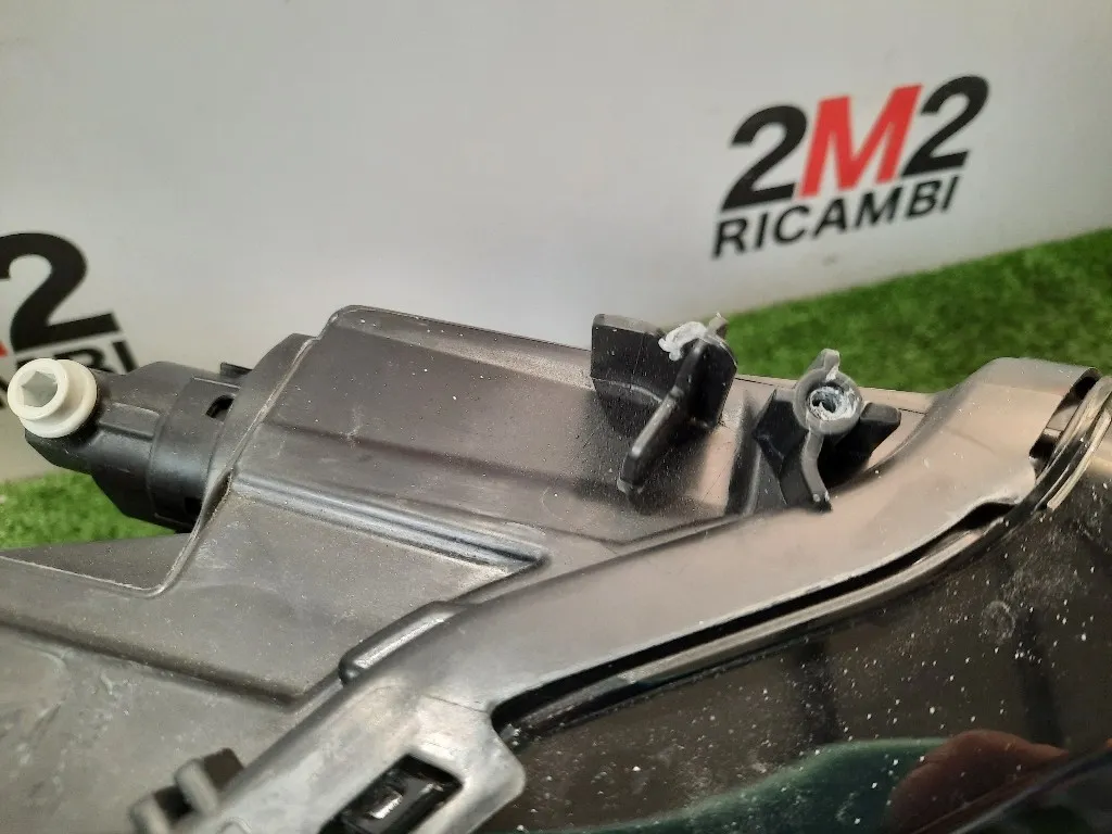 Proiettore ANT DX 9833036180 FANALE PROIETTORE ANT DX Peugeot 208 I 2015