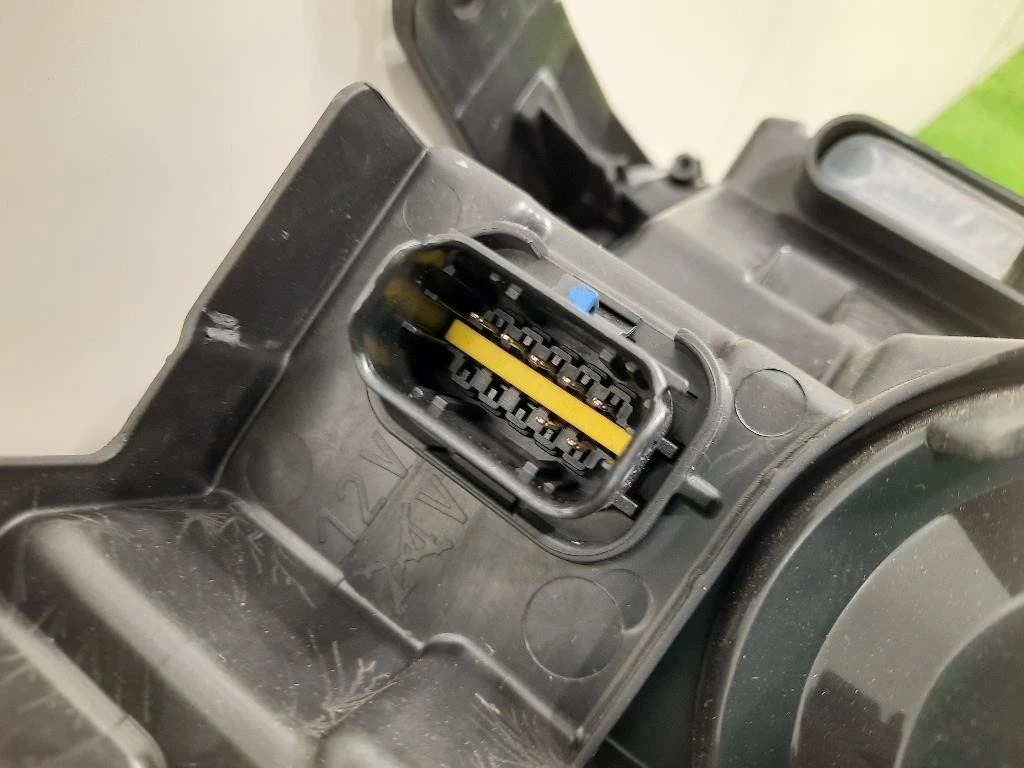 Proiettore ANT SX 260602465R Dacia Duster II 2018