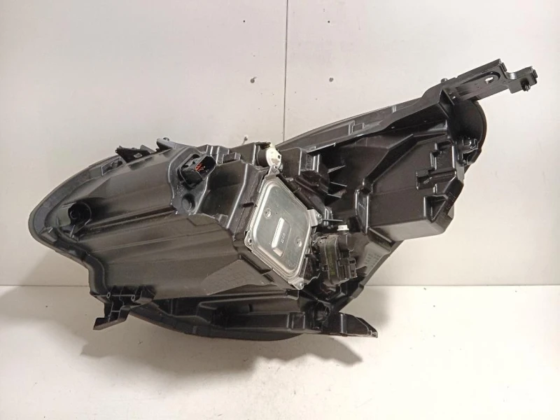 Proiettore ANT DX 260104900R Renault Captur I 2017