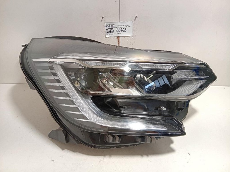 Proiettore ANT DX 260104900R Renault Captur I 2017