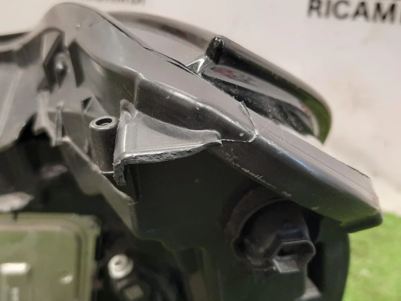 Proiettore ANT DX 260104525R Renault Captur II 2019