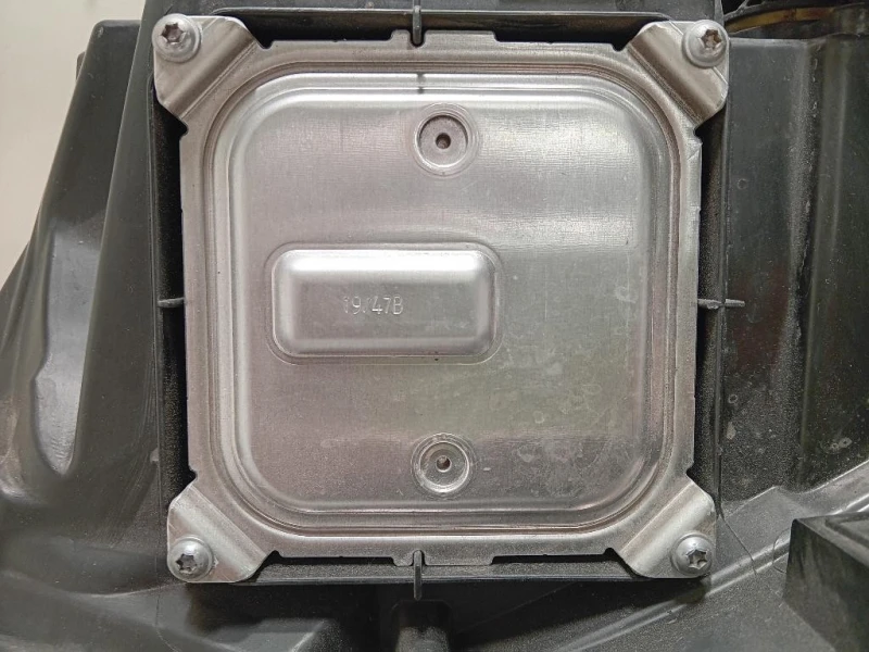 Proiettore ANT DX 260108676R Renault CLIO IV 2013