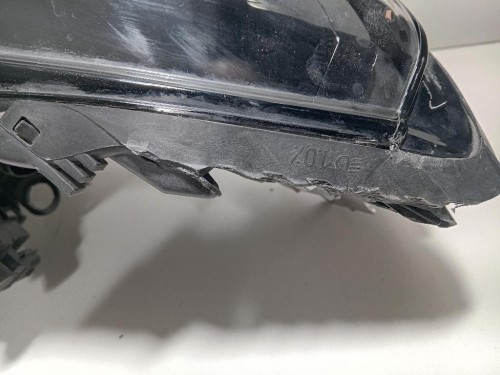 Proiettore ANT DX 260100663R DIFETTI IN FOTO Renault Mégane IV 2016