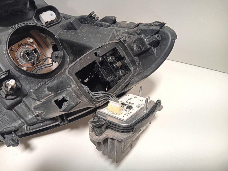 Proiettore ANT DX 260100663R DIFETTI IN FOTO Renault Mégane IV 2016