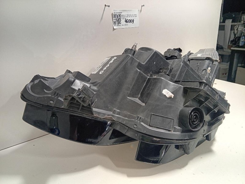 Proiettore ANT DX 260100663R DIFETTI IN FOTO Renault Mégane IV 2016