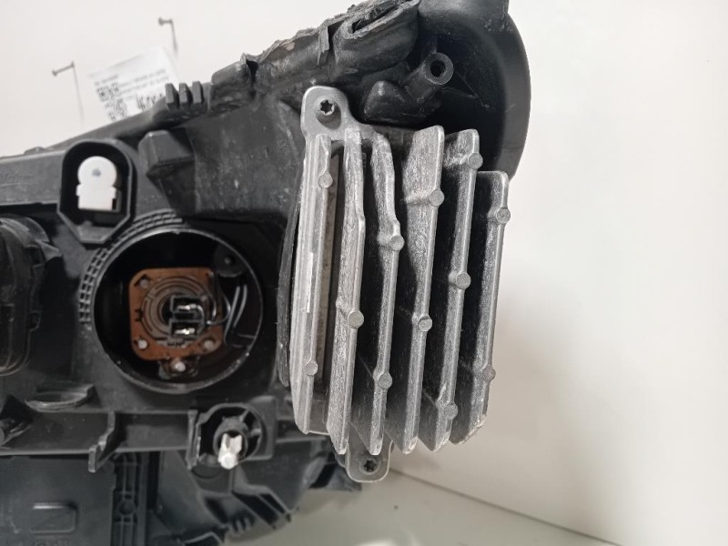 Proiettore ANT DX 260100663R DIFETTI IN FOTO Renault Mégane IV 2016