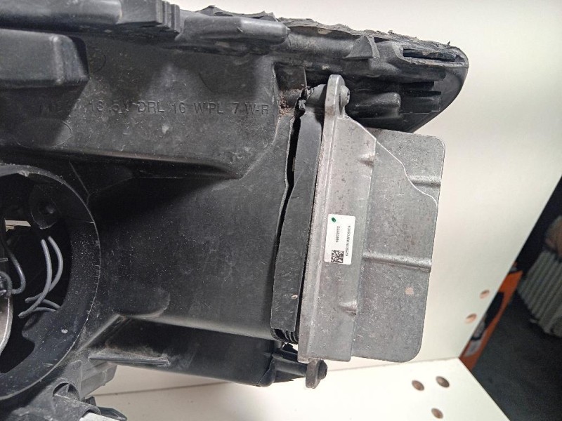 Proiettore ANT DX 260100663R DIFETTI IN FOTO Renault Mégane IV 2016