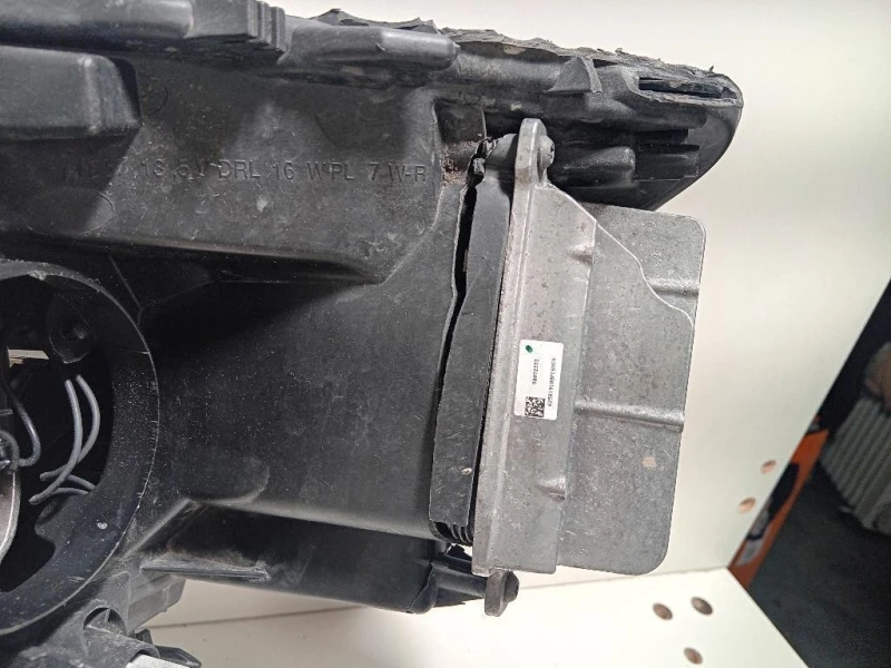 Proiettore ANT DX 260100663R DIFETTI IN FOTO Renault Mégane IV 2016