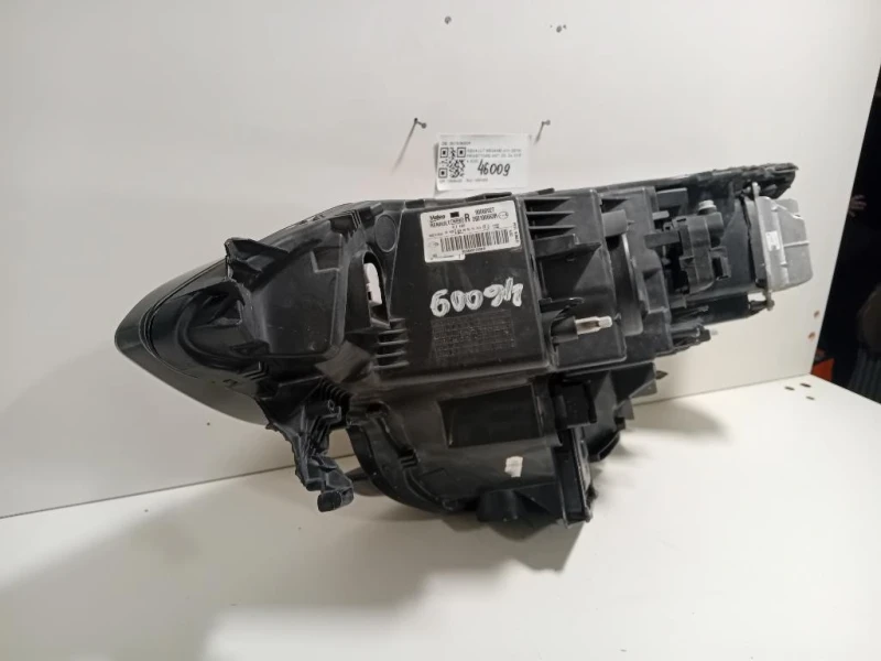 Proiettore ANT DX 260100663R DIFETTI IN FOTO Renault Mégane IV 2016