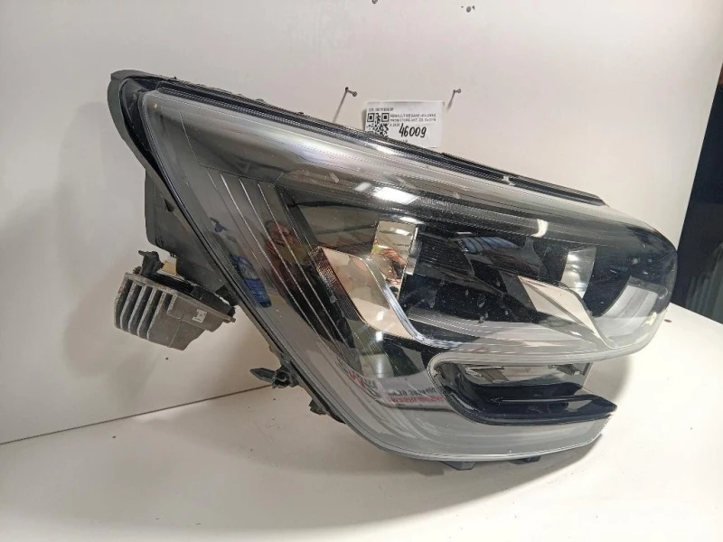 Proiettore ANT DX 260100663R DIFETTI IN FOTO Renault Mégane IV 2016