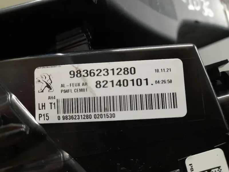 Fanale POST SX 9836231280 82140101 Peugeot 3008 II 2016