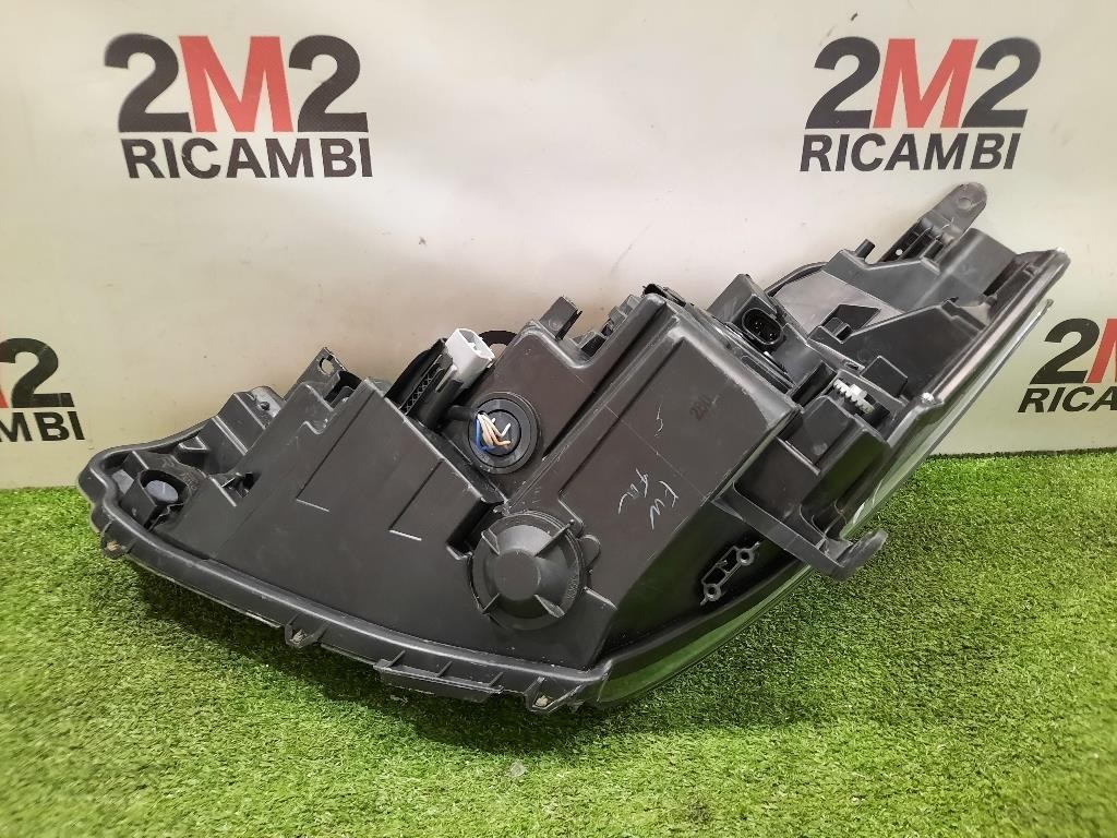 Proiettore ANT DX Toyota Yaris IV 2017