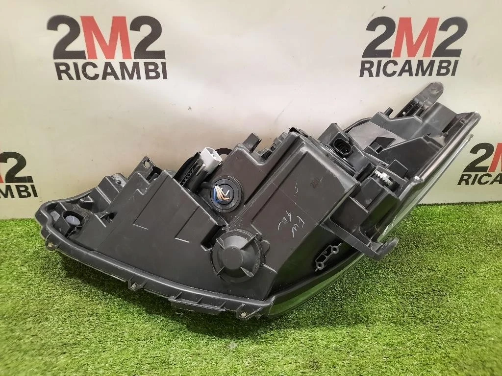 Proiettore ANT DX Toyota Yaris IV 2017