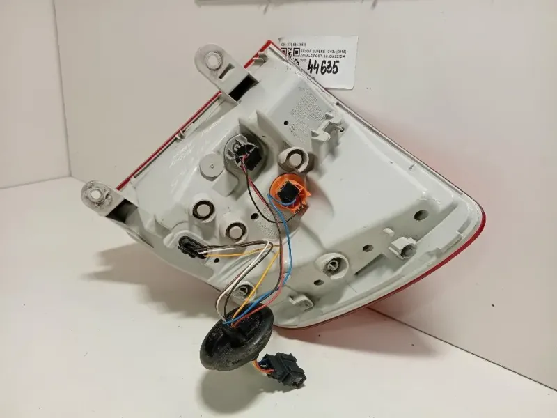 Fanale POST SX 3T9945095B Skoda Superb 3V3 2015