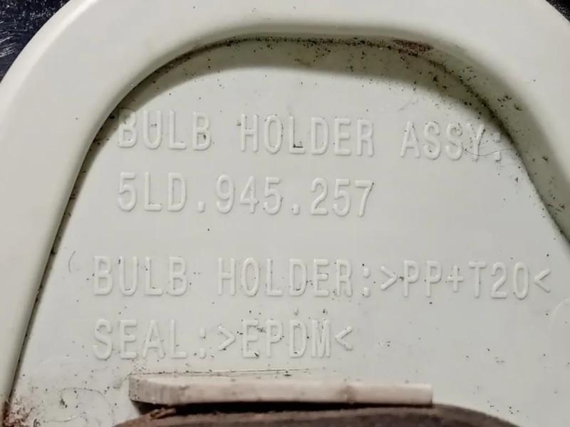 Fanale POST SX 5LD 945 257 Skoda YETI 2014