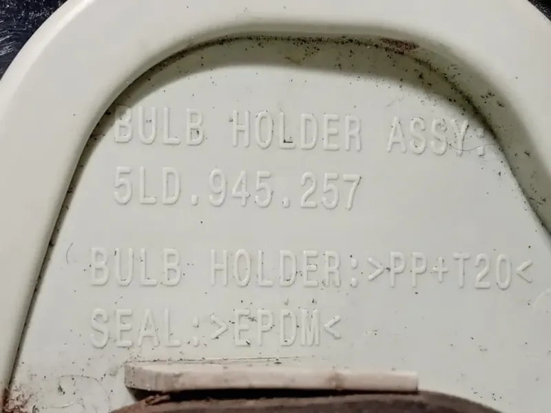 Fanale POST SX 5LD 945 257 Skoda YETI 2014