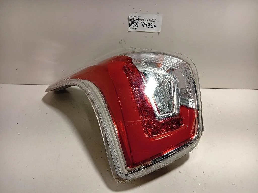 Fanale POST SX 83601-35000 Ssangyong Tivoli 2015
