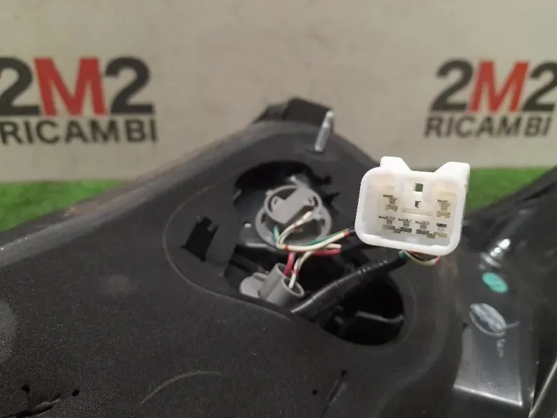 Fanale POST SX 815610D390 Toyota Yaris IV 2014