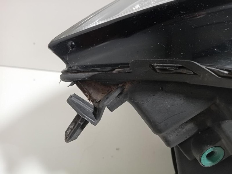 Fanale POST SX 4VEX-13A603-AA Volkswagen Caddy III 2004