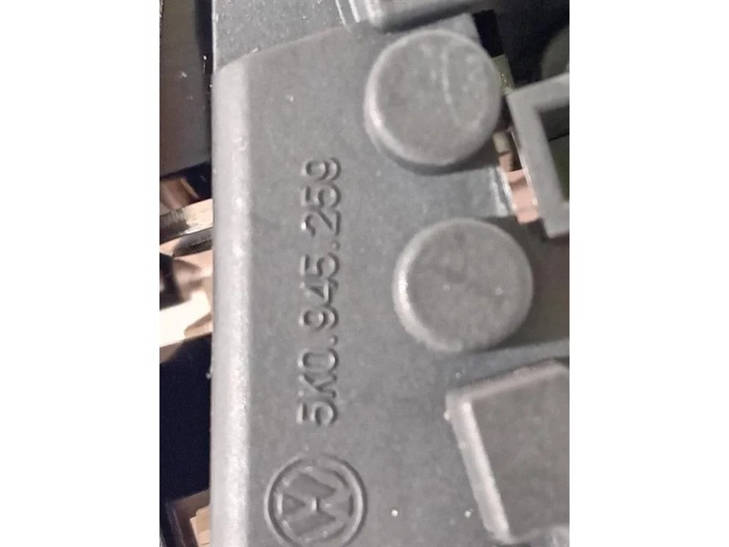 Fanale POST SX 5K0945259 Volkswagen GOLF VI 2009