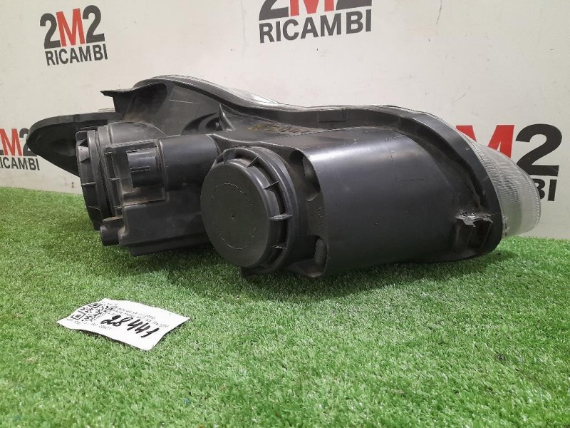 Fanale POST SX 6R0 945 257 B Volkswagen POLO VI 2009