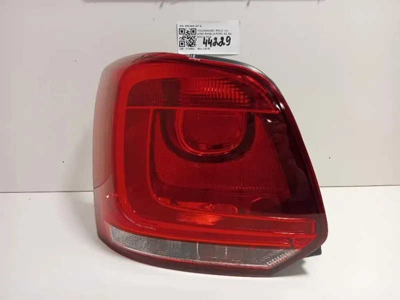 Fanale POST SX 6R0 945 257 A Volkswagen POLO VI 2009
