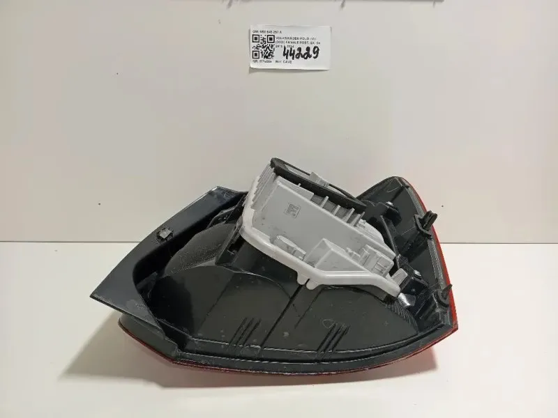 Fanale POST SX 6R0 945 257 A Volkswagen POLO VI 2009