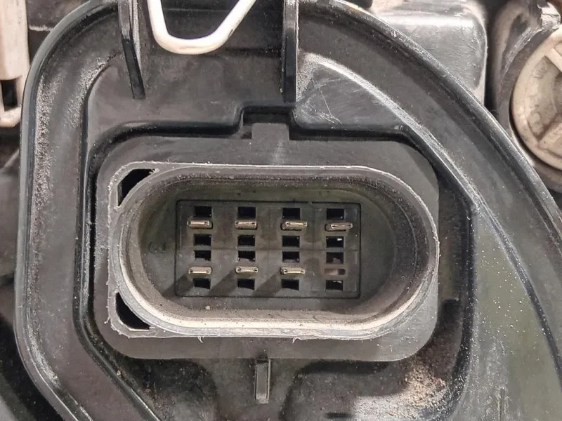 Proiettore ANT SX 8D 0941 003 AK Audi A4 8D5 Avant 1995