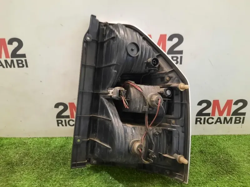 Fanale SUP POST SX MR388023 Mitsubishi Pajero III 2000