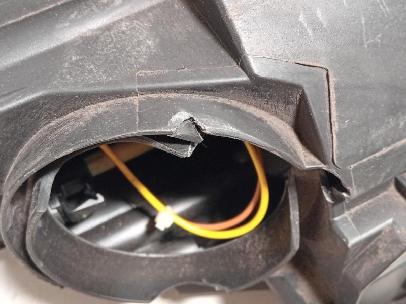 Proiettore ANT SX 8J0 941 003 N DANNI IN FOTO Audi TT 8J3 2010