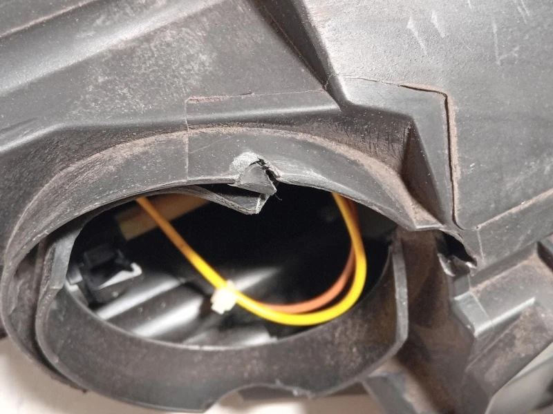 Proiettore ANT SX 8J0 941 003 N DANNI IN FOTO Audi TT 8J3 2010