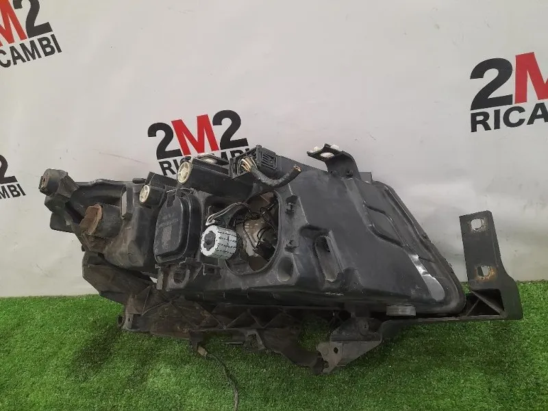 Proiettore ANT SX Bmw Serie 3 E90 Berlina 2005