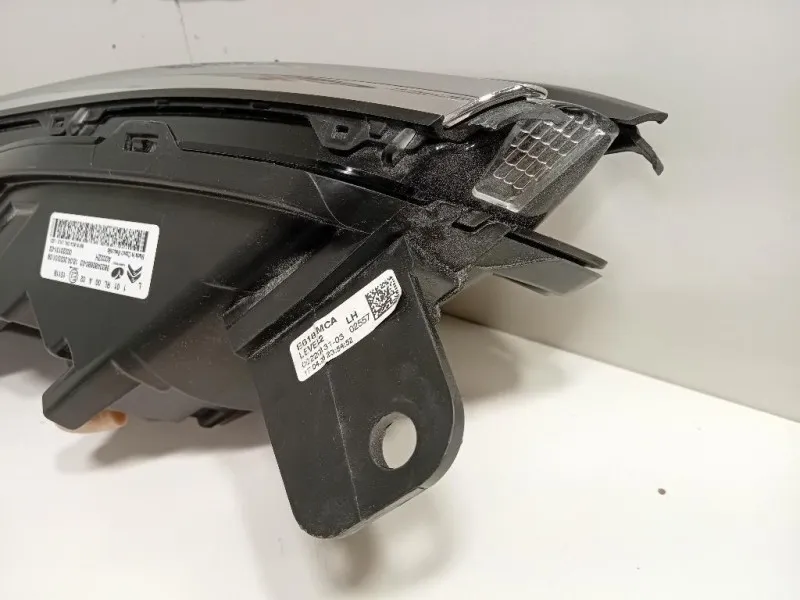 Proiettore ANT SX 9833480680-03 Citroen C3 III 2016