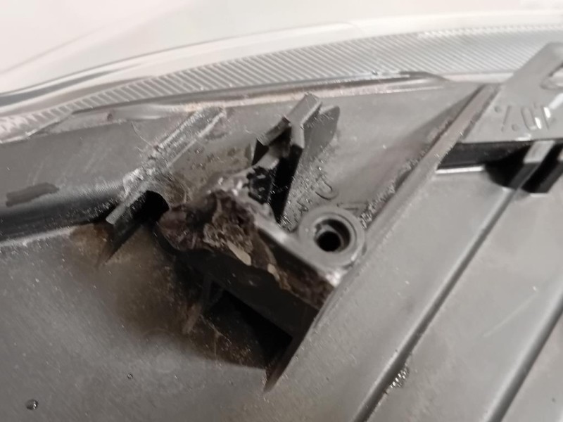 Proiettore ANT SX 260602465R Dacia Duster II 2018