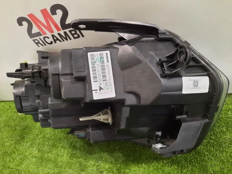 Proiettore ANT SX 2 ATTACCHI ROTTI 260609367R Dacia Duster II 2018