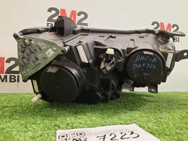 Proiettore ANT SX 2 ATTACCHI ROTTI 260609367R Dacia Duster II 2018