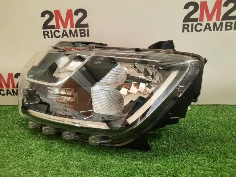 Proiettore ANT SX 2 ATTACCHI ROTTI 260609367R Dacia Duster II 2018