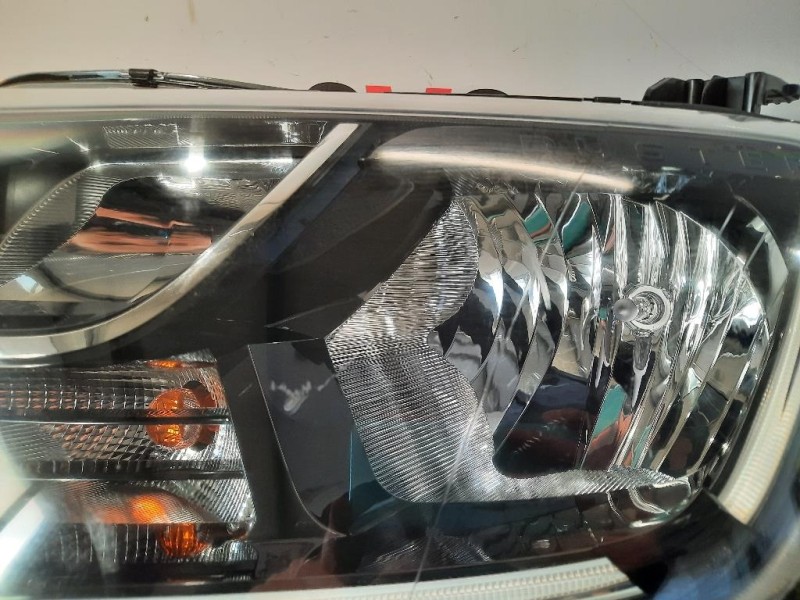 Proiettore ANT SX 260609367R Dacia Duster II 2018