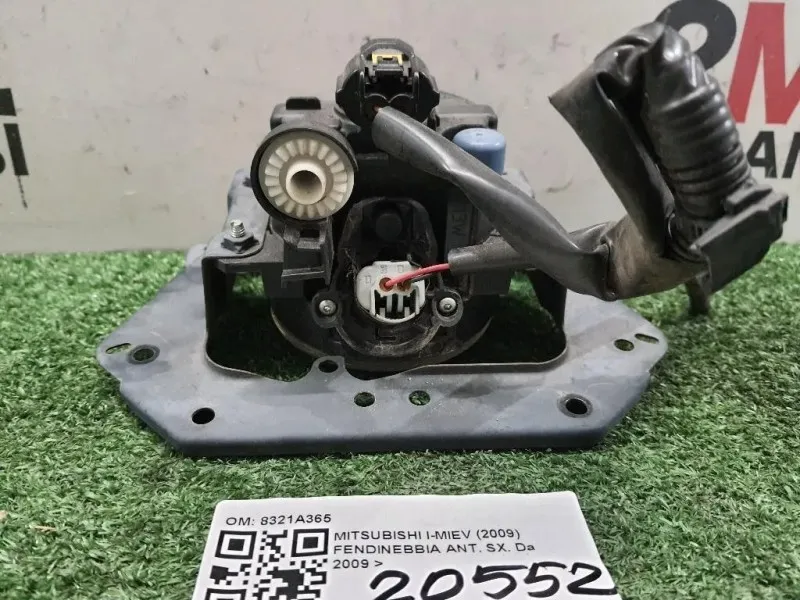 Fendinebbia ANT SX 8321A365 Mitsubishi I-miev 2009