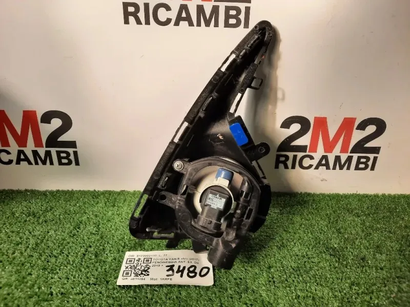 Fendinebbia ANT SX 8122002110 Toyota Yaris IV 2017