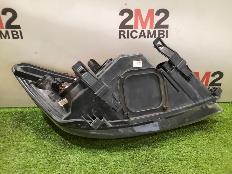 Proiettore ANT SX 8M5113W030CE Ford Focus III 2008