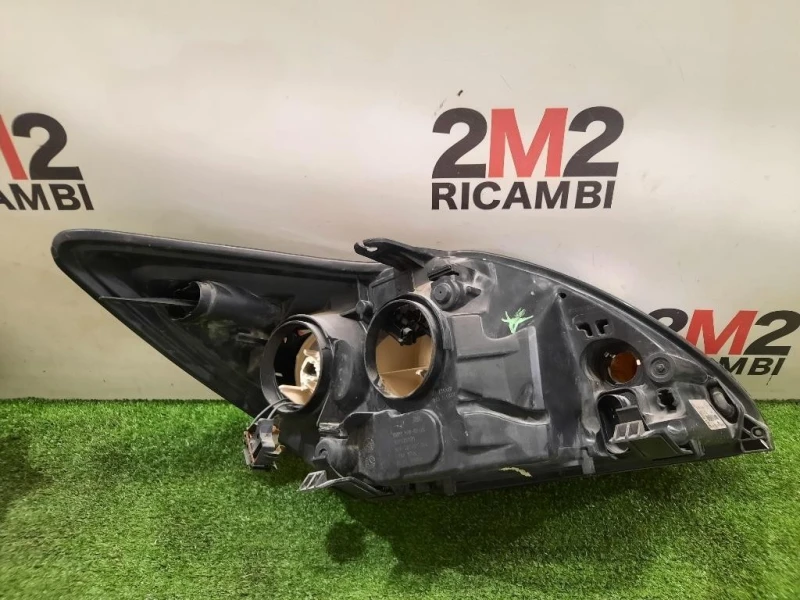 Proiettore ANT SX 8M5113W030CE Ford Focus III 2008