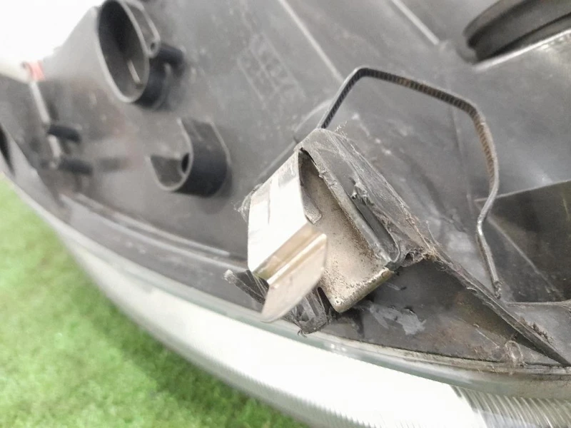 Proiettore ANT SX 8V4113W030BE Ford KUGA I 2008